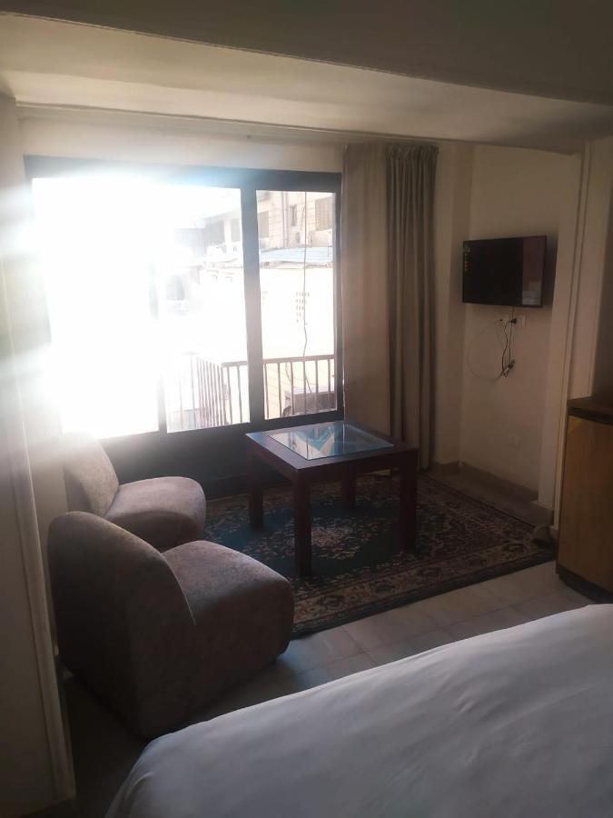Hotel Regency *