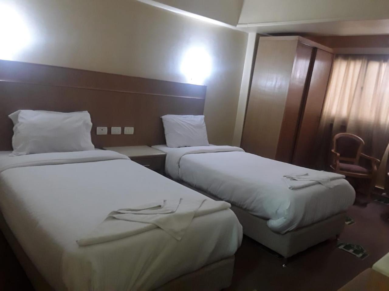 Hotel Regency *