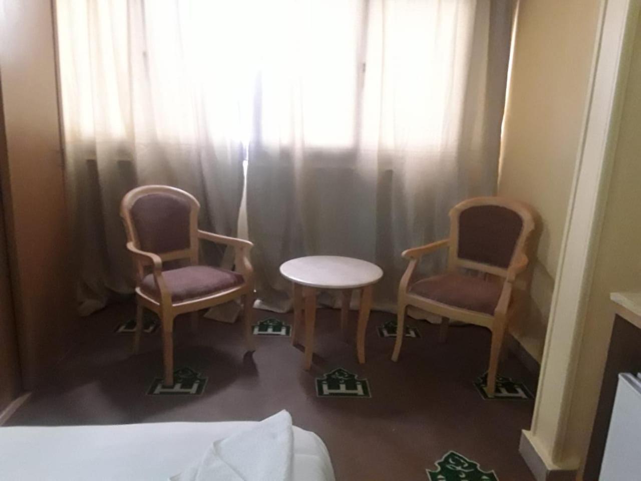 Regency Hotel *